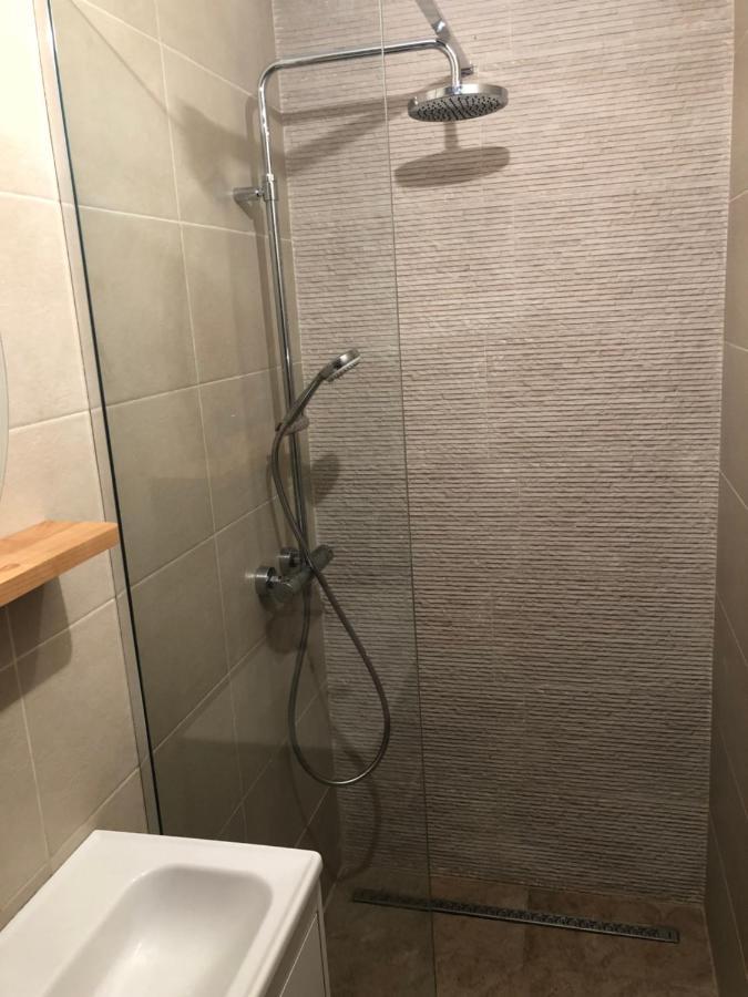 Apartament 2 Camere La Casa - Bucuresti Exteriör bild
