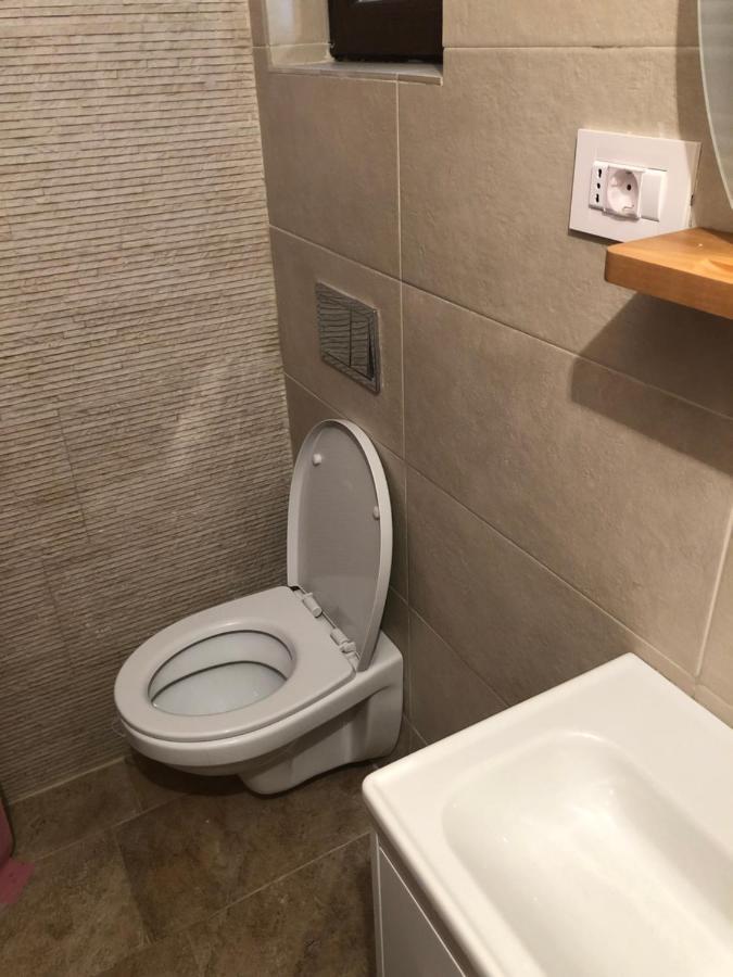 Apartament 2 Camere La Casa - Bucuresti Exteriör bild