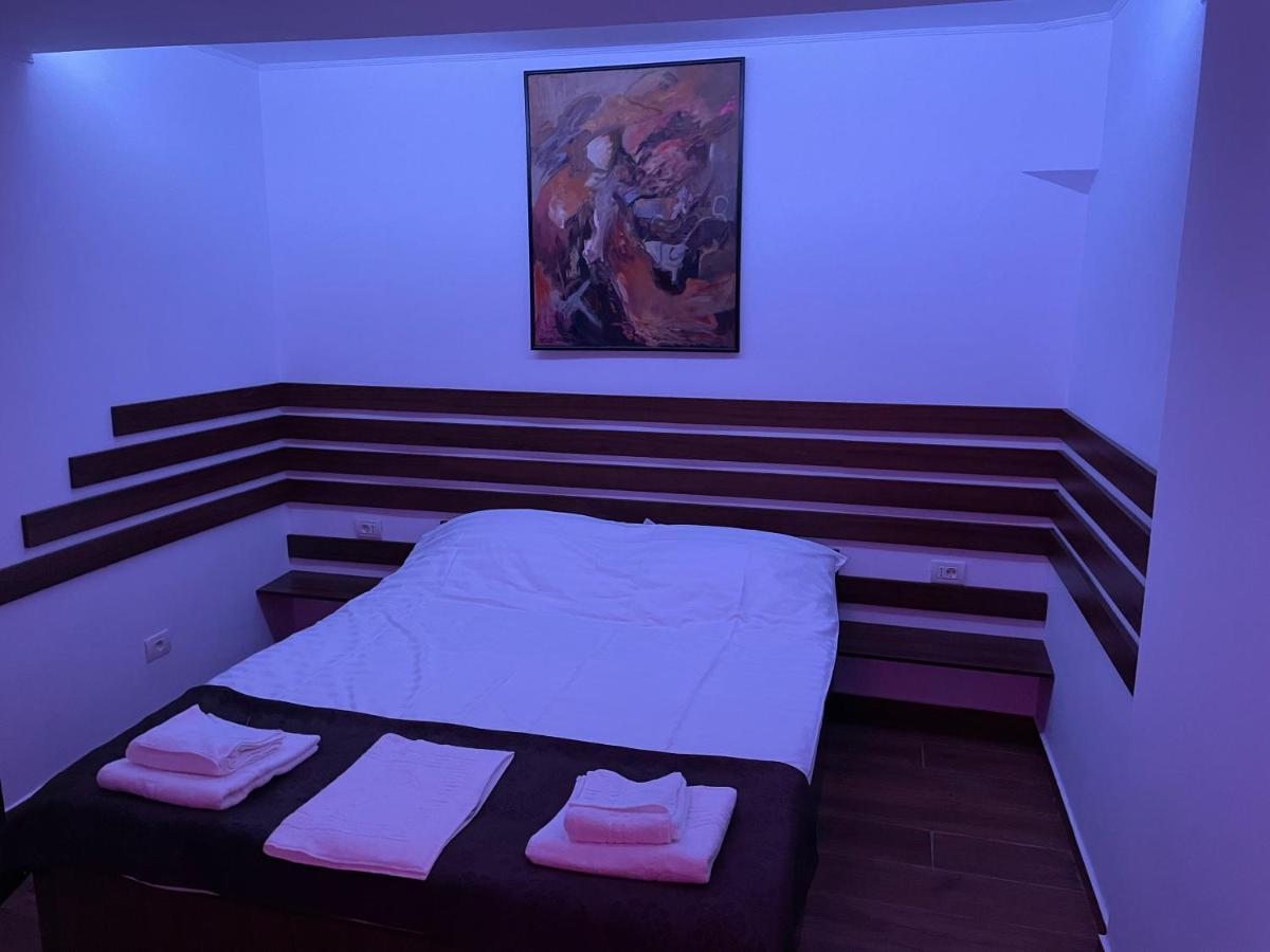 Apartament 2 Camere La Casa - Bucuresti Exteriör bild