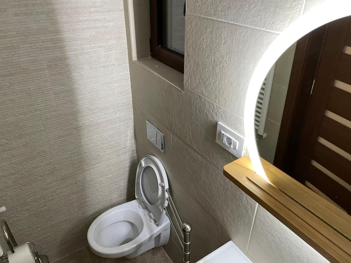 Apartament 2 Camere La Casa - Bucuresti Exteriör bild