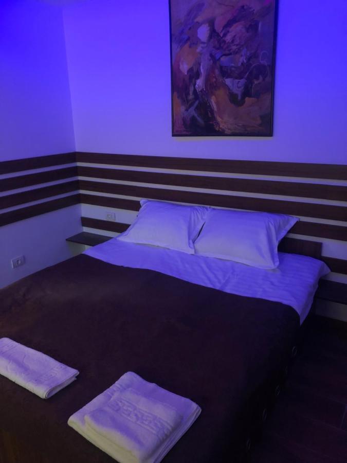 Apartament 2 Camere La Casa - Bucuresti Exteriör bild